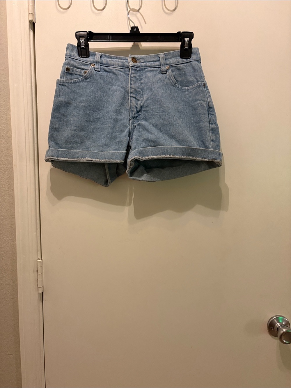Newport News Jeanology Light Blue Denim Roll-Hem Women's Shorts Size 4
